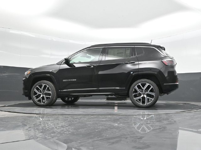 New 2025 Jeep Compass Limited w/ Elite Group AWD/4WD image 32