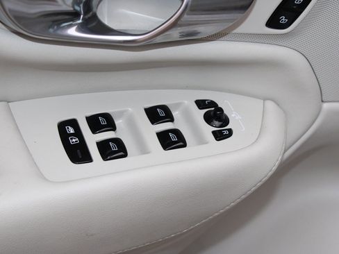 Used 2025 Volvo XC90 B6 Ultra w/ Lounge Package image 24