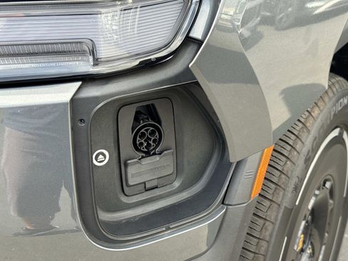 Used 2025 Rivian R1T Adventure image 20