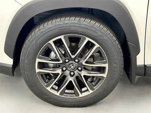 New 2026 Toyota Corolla Cross XLE image 8