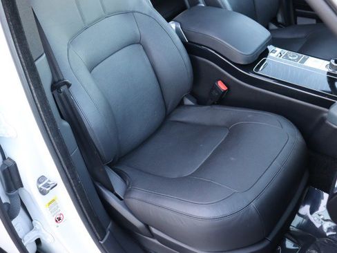 Used 2018 Land Rover Range Rover HSE image 50