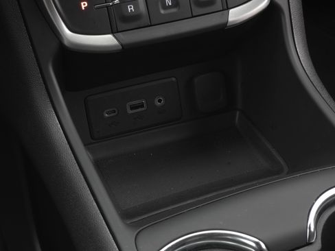 Used 2024 GMC Terrain SLE image 15