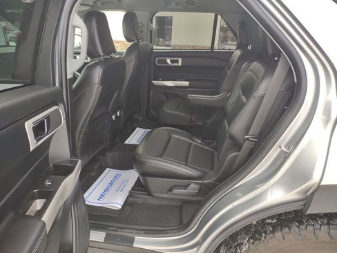 Used 2021 Ford Explorer XLT w/ Equipment Group 202A image 30
