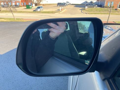 Used 2015 Toyota Tacoma PreRunner w/ SR5 Package image 15