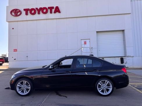 Used 2018 BMW 320i xDrive Sedan image 3