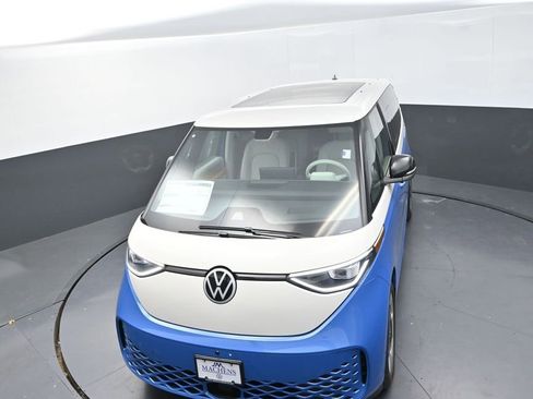 New 2025 Volkswagen ID. Buzz Pro S Plus AWD/4WD image 14