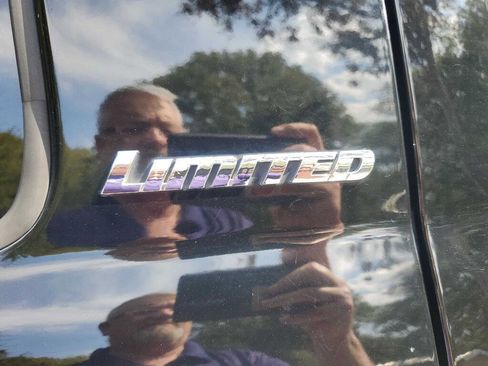 Used 2011 Toyota Tundra Limited image 18