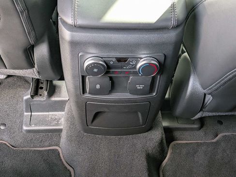 Used 2022 Ford Explorer Platinum w/ Technology Package AWD/4WD image 15