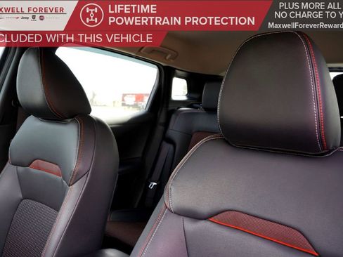 Used 2025 Nissan Kicks SR image 11