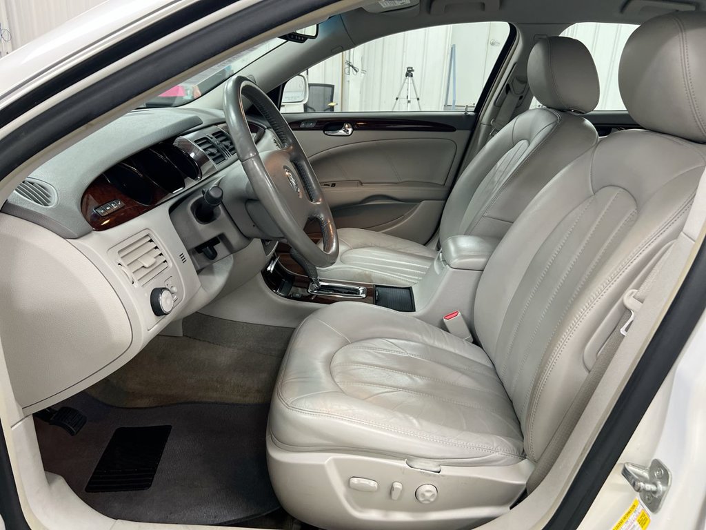 Used 2011 Buick Lucerne CXL FWD image 18