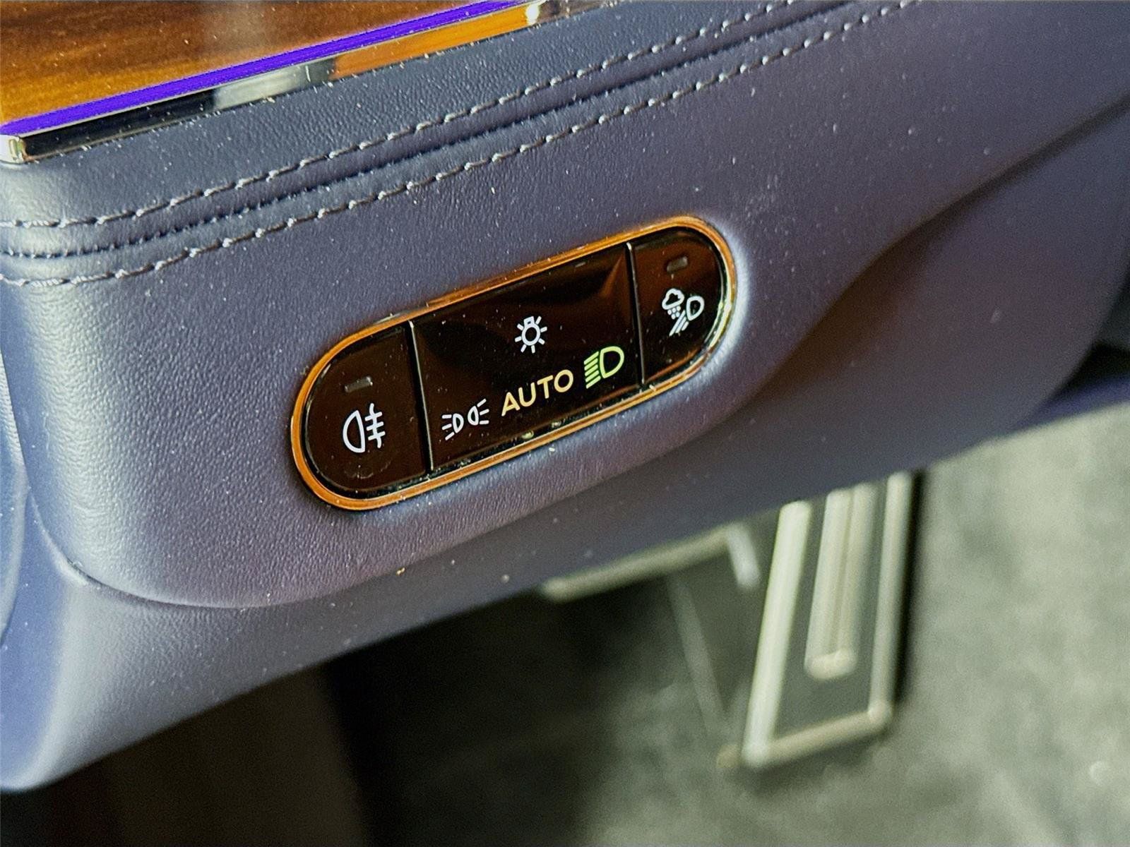 Used 2022 Bentley Flying Spur W12 AWD/4WD image 7