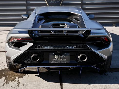 Used 2023 Lamborghini Huracan Tecnica image 19