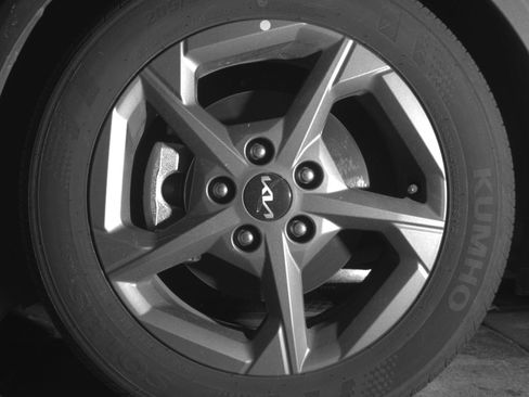 Used 2025 Kia K4 LXS image 12