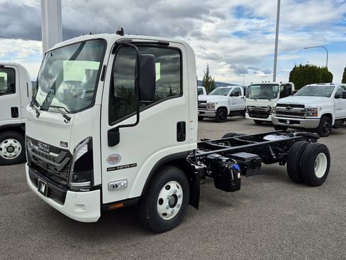 New 2025 Isuzu NPR HD RWD image 1