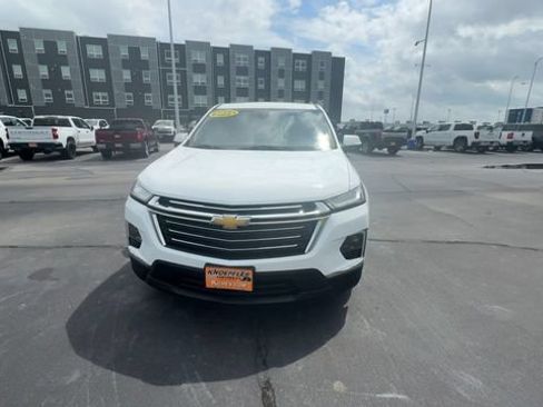 Used 2024 Chevrolet Traverse LT AWD/4WD image 3