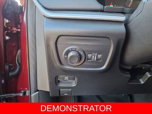 New 2025 Jeep Grand Cherokee Altitude image 21