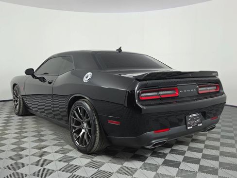 Used 2016 Dodge Challenger SRT w/ Technology Group RWD image 5