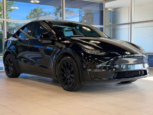 Used 2021 Tesla Model Y Long Range AWD/4WD image 9
