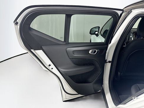 Used 2023 Volvo XC40 Recharge Plus AWD/4WD image 28