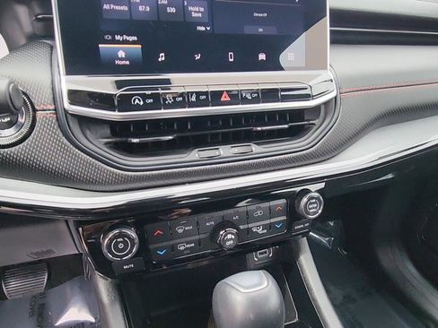 Used 2024 Jeep Compass Trailhawk image 38