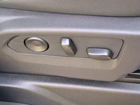 New 2026 GMC Yukon XL Elevation image 29