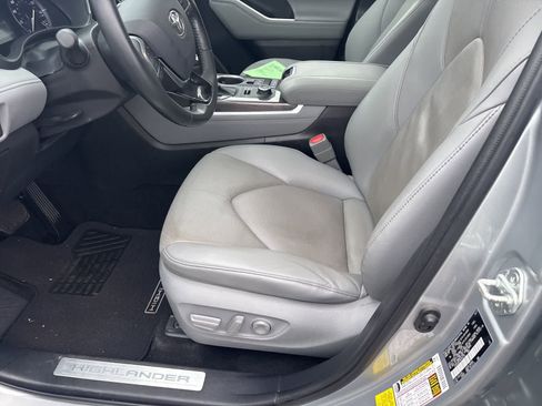 Used 2021 Toyota Highlander Limited image 26