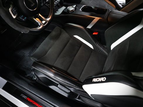 Used 2022 Ford Mustang Shelby GT500 w/ Carbon Fiber Track Pack RWD image 19
