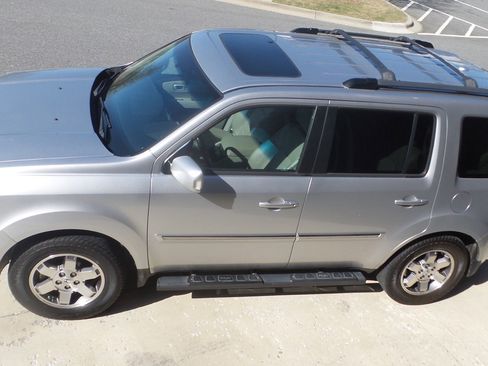 Used 2010 Honda Pilot Touring image 30