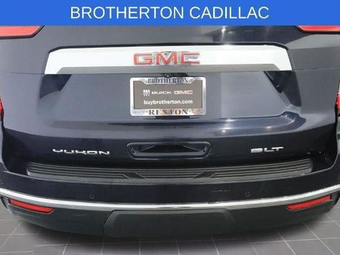 Used 2023 GMC Yukon XL SLT AWD/4WD image 16