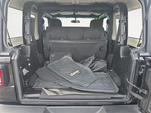 Used 2021 Jeep Wrangler Sport image 13