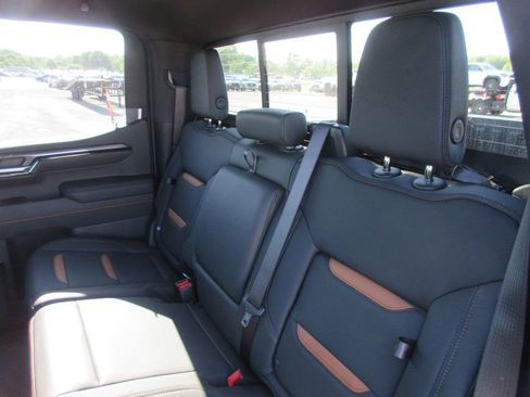 New 2026 GMC Sierra 1500 AT4 w/ AT4 Premium Package AWD/4WD image 17