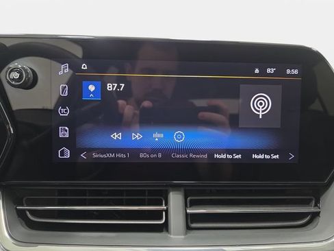 Used 2025 Chevrolet Trax LT FWD image 20
