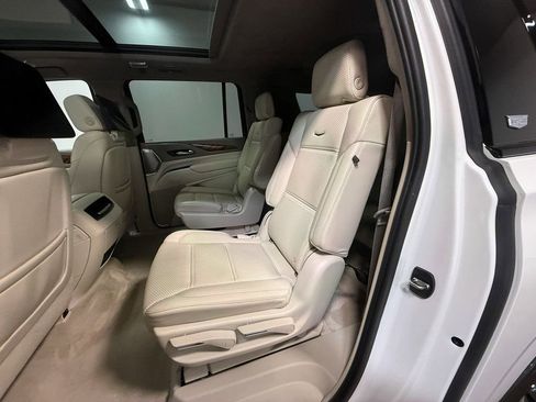 Used 2021 Cadillac Escalade ESV Sport Platinum image 8