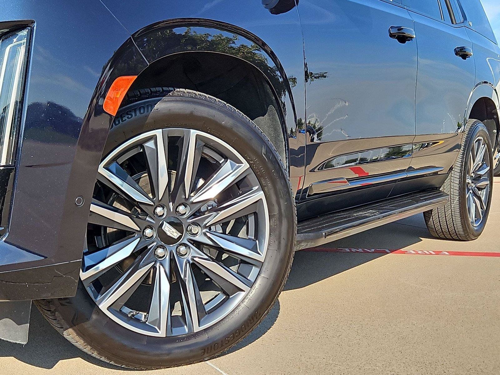 Used 2023 Cadillac Escalade Sport AWD/4WD image 8