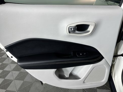 Used 2017 Jeep Compass Latitude w/ Popular Equipment Group image 25