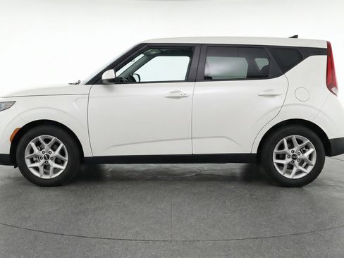 Used 2025 Kia Soul LX w/ LX Technology Package image 5