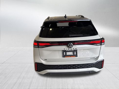 New 2026 Volkswagen Tiguan SE R-Line image 4