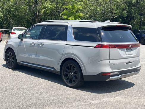 Used 2024 Kia Carnival SX Prestige FWD image 11