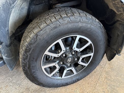 Used 2019 Toyota Tundra SR5 w/ TRD Off Road Package AWD/4WD image 17