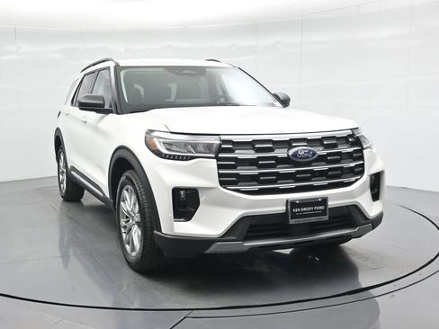 New 2025 Ford Explorer Active w/ Active Comfort Package image 51