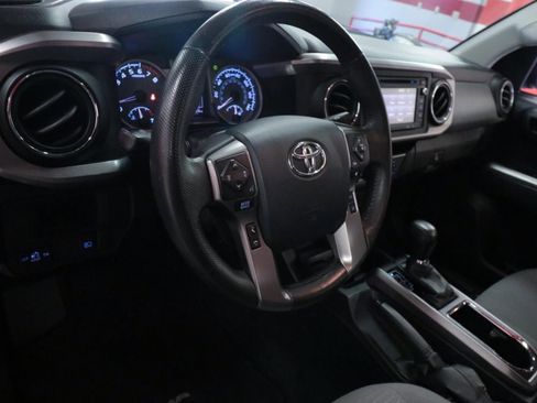 Used 2018 Toyota Tacoma SR5 image 12