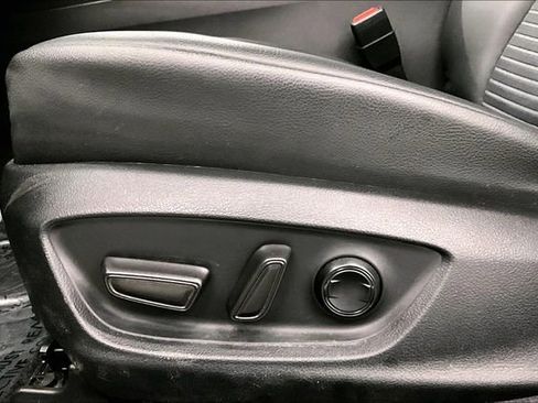 Used 2024 Toyota Camry SE image 31