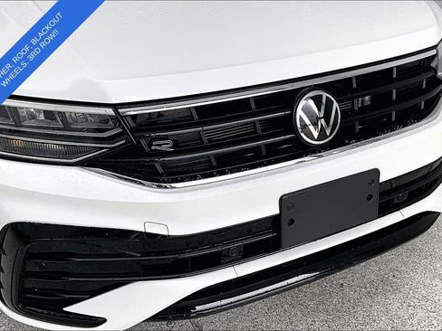 Used 2024 Volkswagen Tiguan SE R-Line FWD image 39