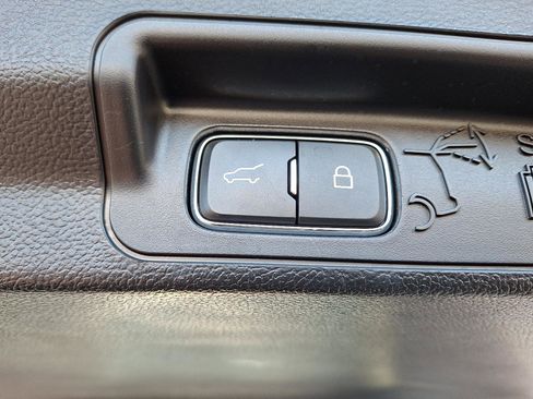 Used 2022 Ford Explorer XLT w/ Class IV Trailer Tow Package image 29