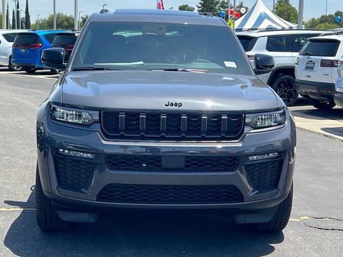 New 2026 Jeep Grand Cherokee L Limited w/ Limited Altitude Package AWD/4WD image 12