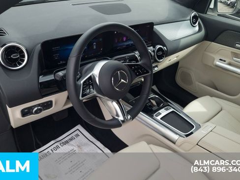 Used 2025 Mercedes-Benz GLA 250 4MATIC image 12