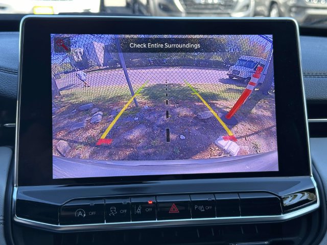 Certified 2025 Jeep Compass Limited w/ Elite Group AWD/4WD image 37