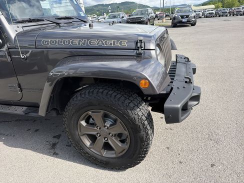 Used 2018 Jeep Wrangler Unlimited Sport AWD/4WD image 5