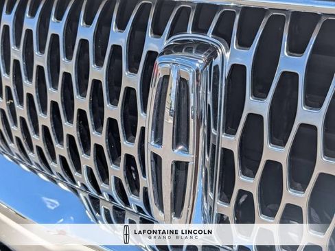 Certified 2022 Lincoln Nautilus Reserve AWD/4WD image 9