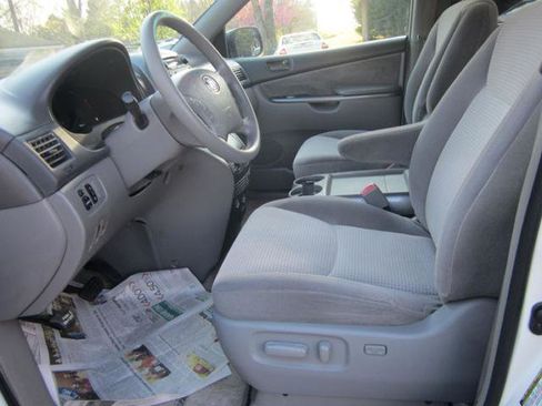 Used 2008 Toyota Sienna CE image 12